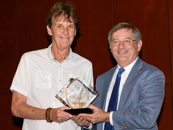 Dr. Nicholas Delamere receives ARVO’s highest service honor