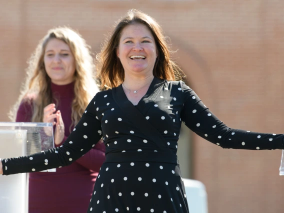 Alumna Dr. Rosputni Spoke at 2023 Physiology Graduation Ceremony